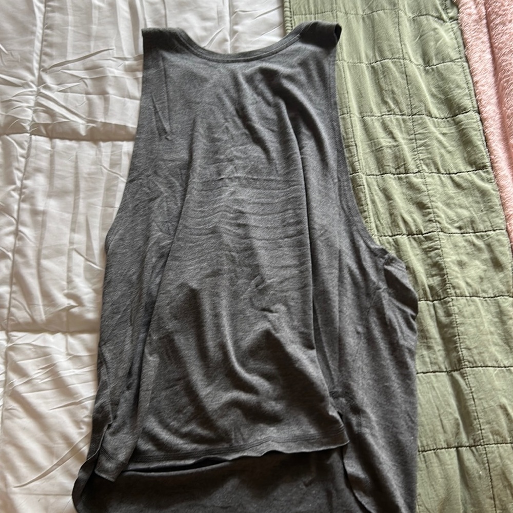 Grey women’s muscle tee, size medium